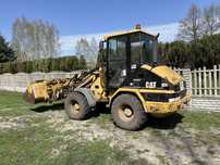 Ładowarka Cat 906 z 2005 roku