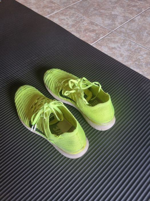 Sapatilha/Tenis Nike Free 42 Amarelo