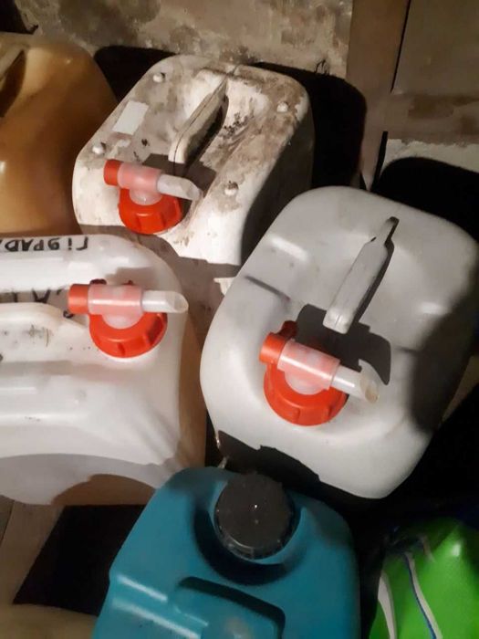 Каністра з краном (рукомийник)