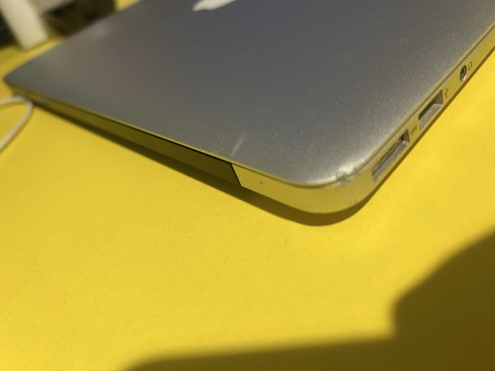 MacBook Air 13" A1466 (2017) — i5 / 8GB / 128GB SSD