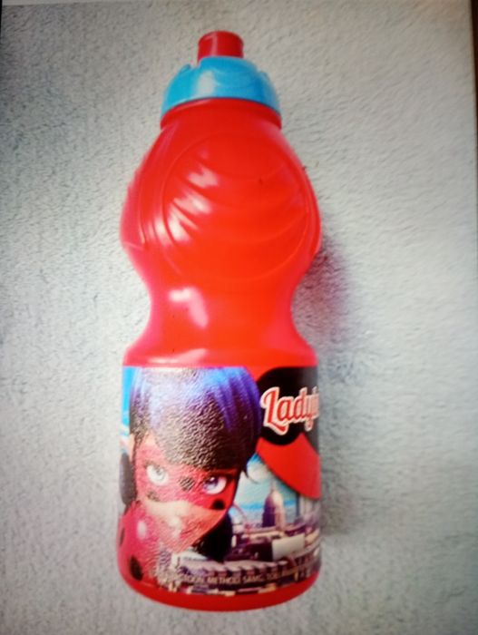 Nowy bidon Biedronka i czarny kot