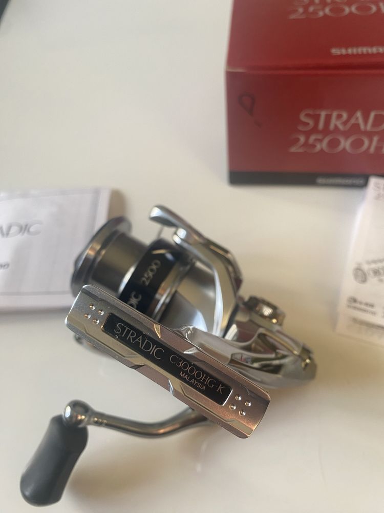 Shimano Stradic C3000HG-K ze szpulą 2500