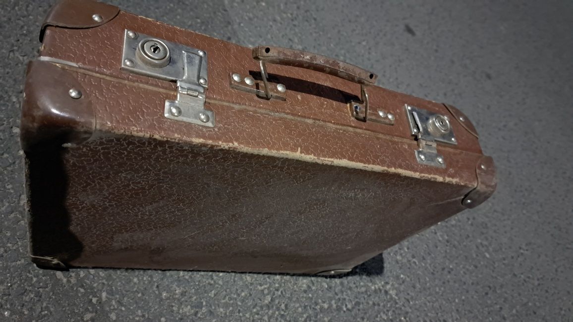 Stara walizka podròżna