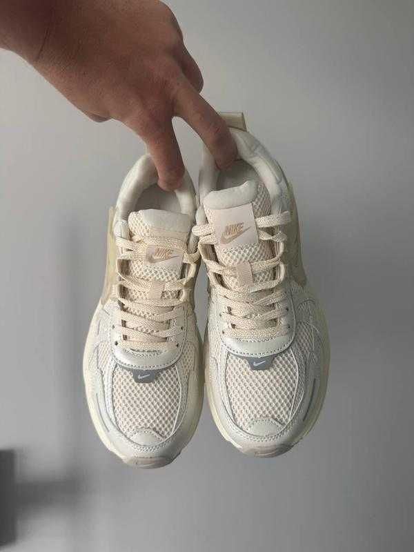 ОРИГІНАЛ Кросівки Nike V2K Run Pale Ivory