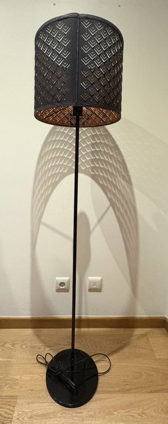 Candeeiro de pé IKEA