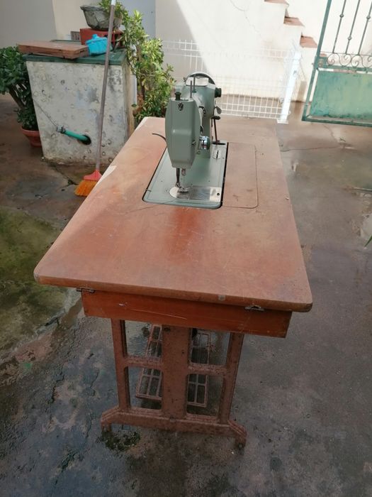 Máquina costura Olivia