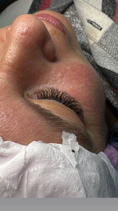 Запрошую на нарощування вій