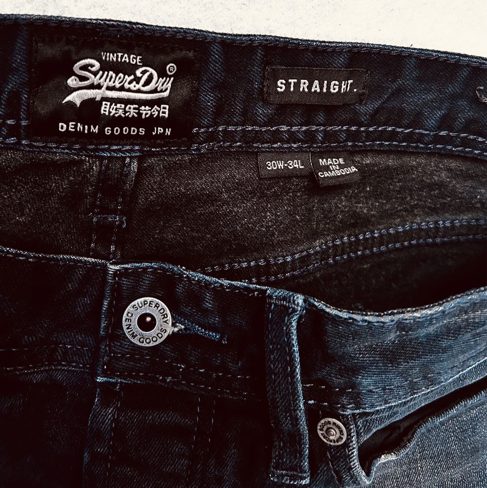 SuperDry spodnie jeansowe markowe granat czarne logowane