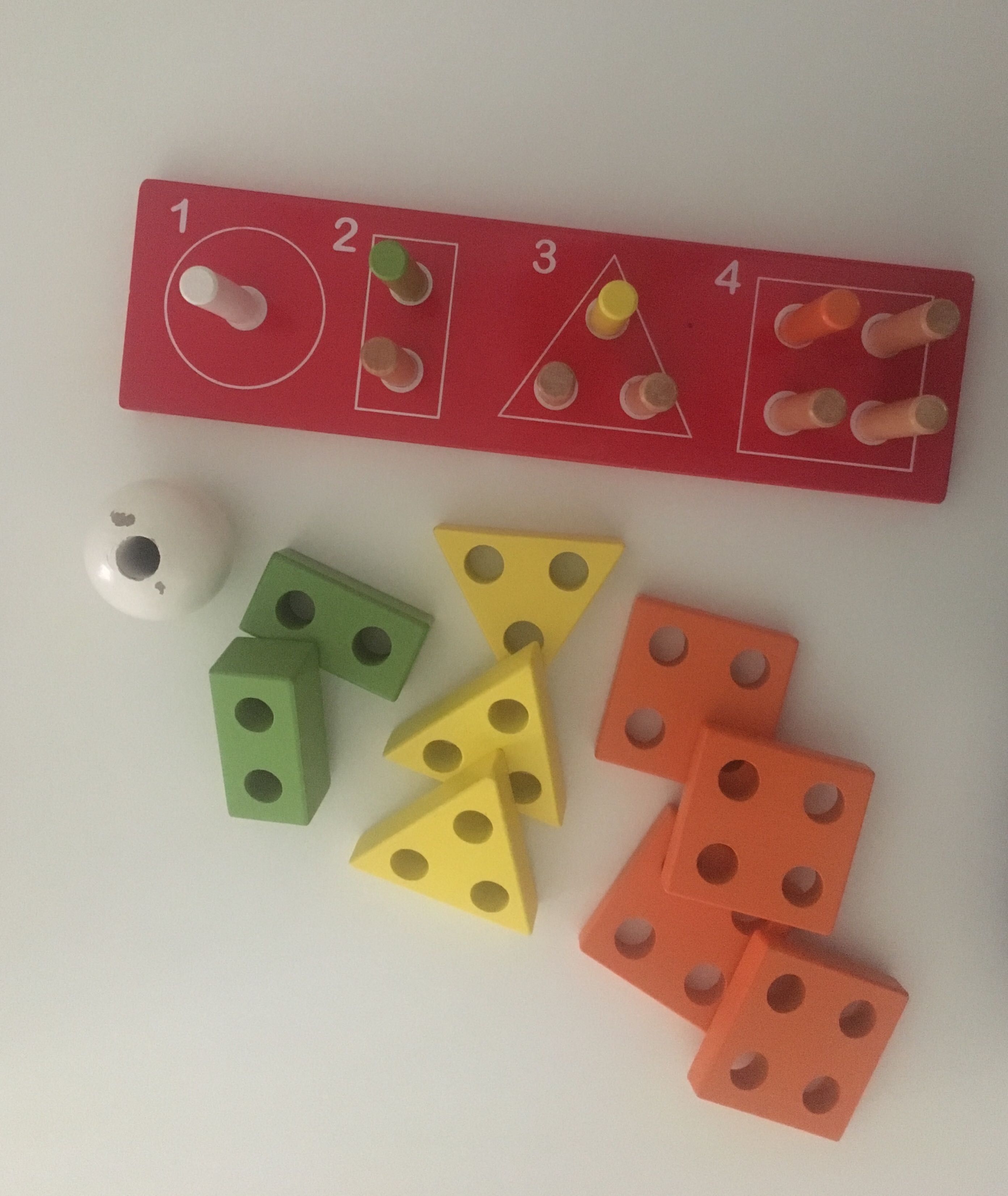 Brinquedo de madeira para aprender a contar