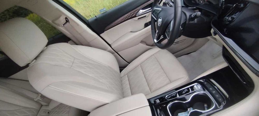Buick Envision Plus 2021 року,