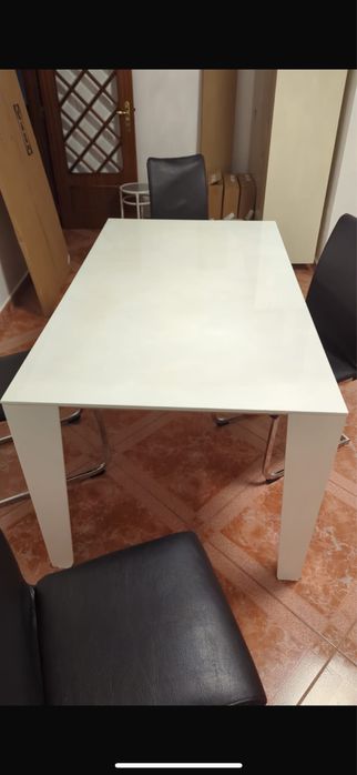 Mesa de jantar branca lacada