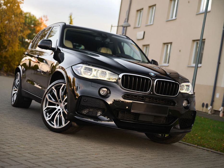 BMW X5 2.0dXdrive_Kamery360*Panroama_HarmanKardon*Koła22''_MonitoryDVD*HeadUP