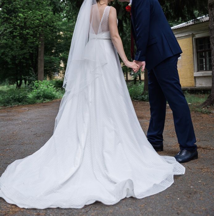 Весільна сукня А-силует колір айворі