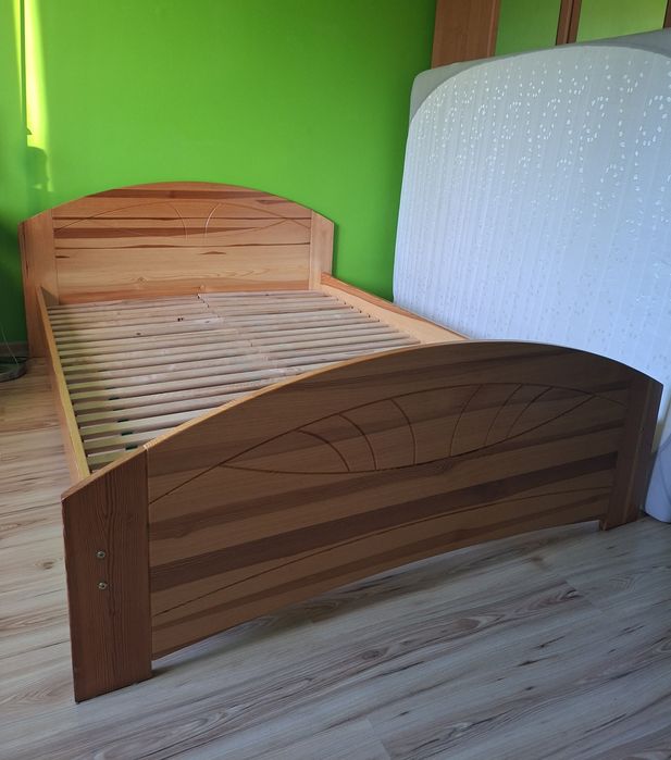Lóżko z litego drewna sosnowego 140x200