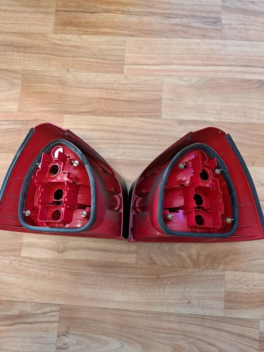 Sprzedam dwie lampy Audi a3 01-02