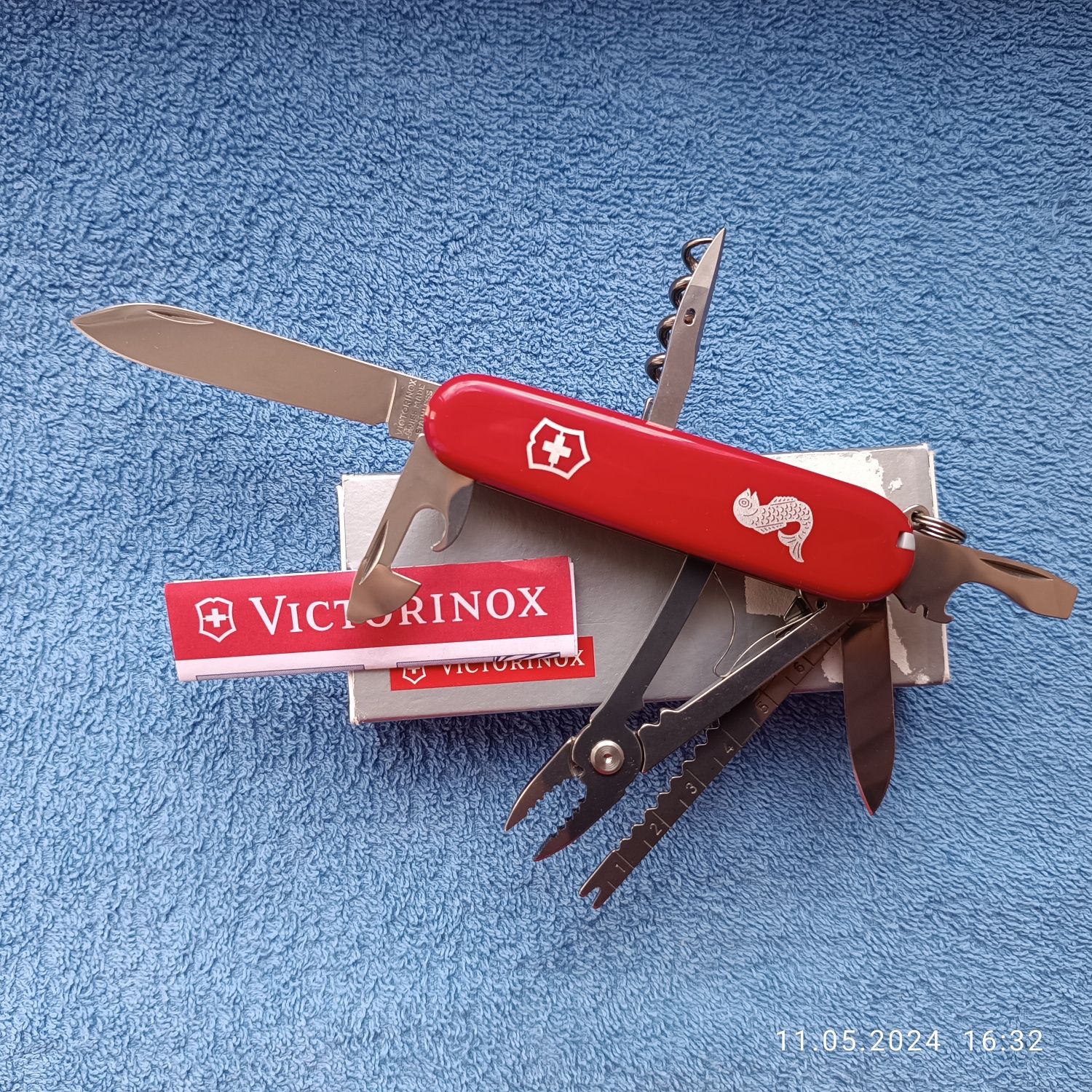 Victorinox Angler