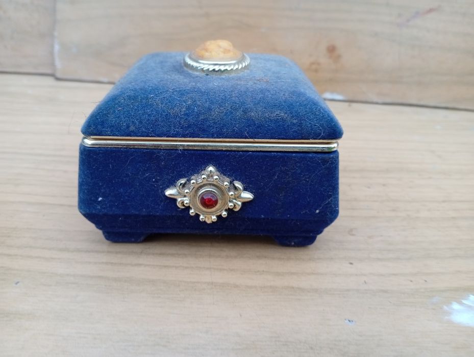 Шкатулка з балериною