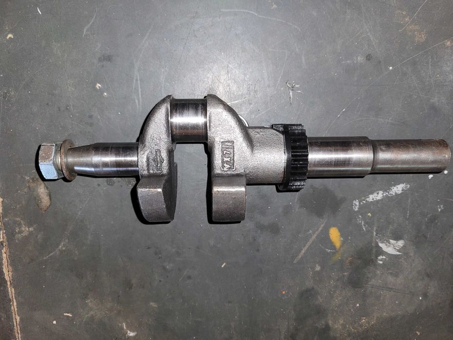 Wał korbowy do silnika kosiarki briggs&stratton B&S