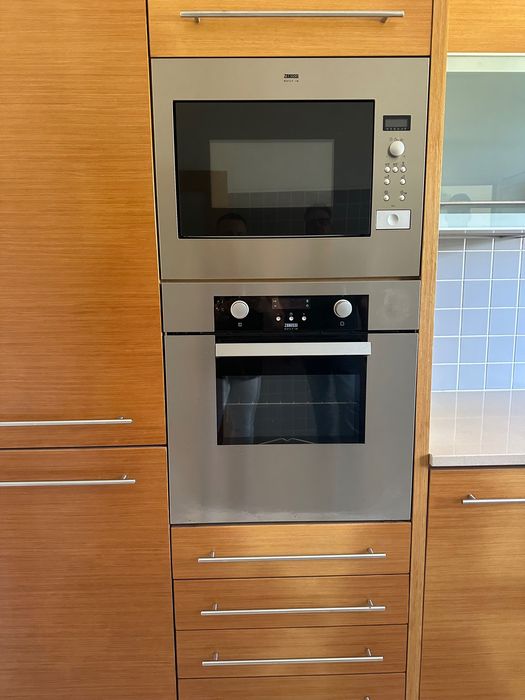 Forno e microondas de embutir