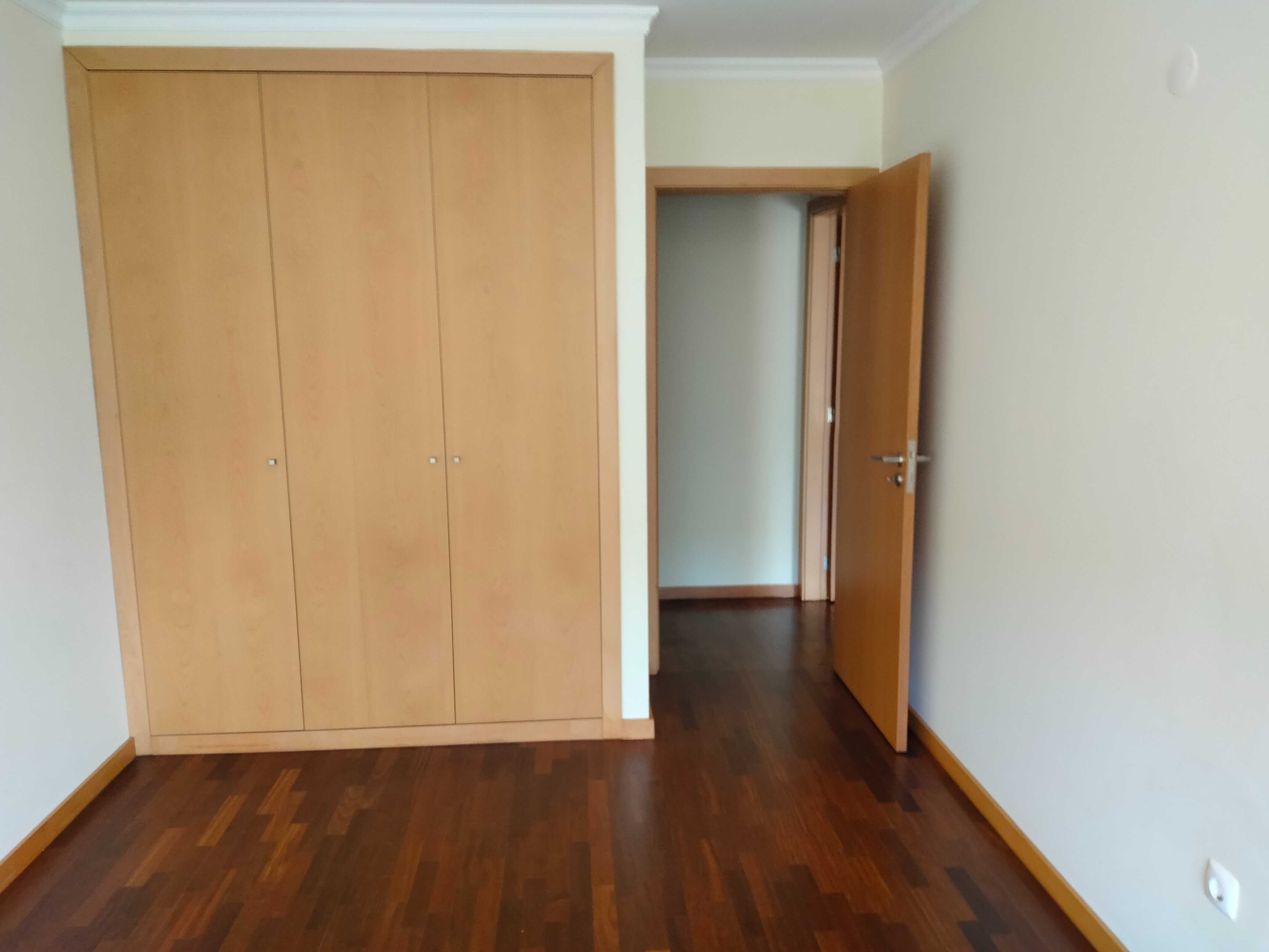 Apartamento T2  à  Giesta com lugar de Garagem e Arrumos