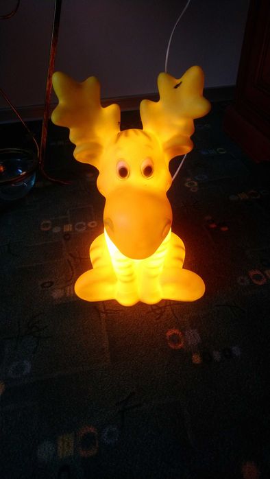 Żółta lampka nocna łoś