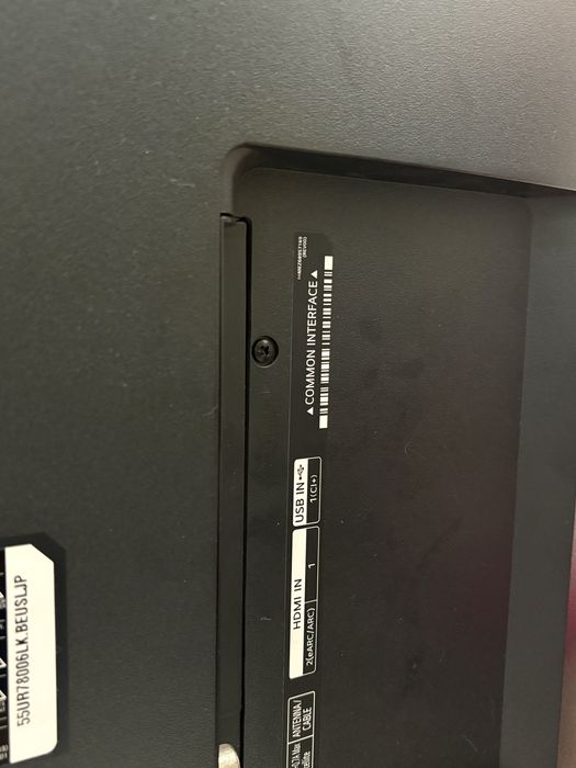 SmartTv LG 55UR78 55” para peças ou arranjo