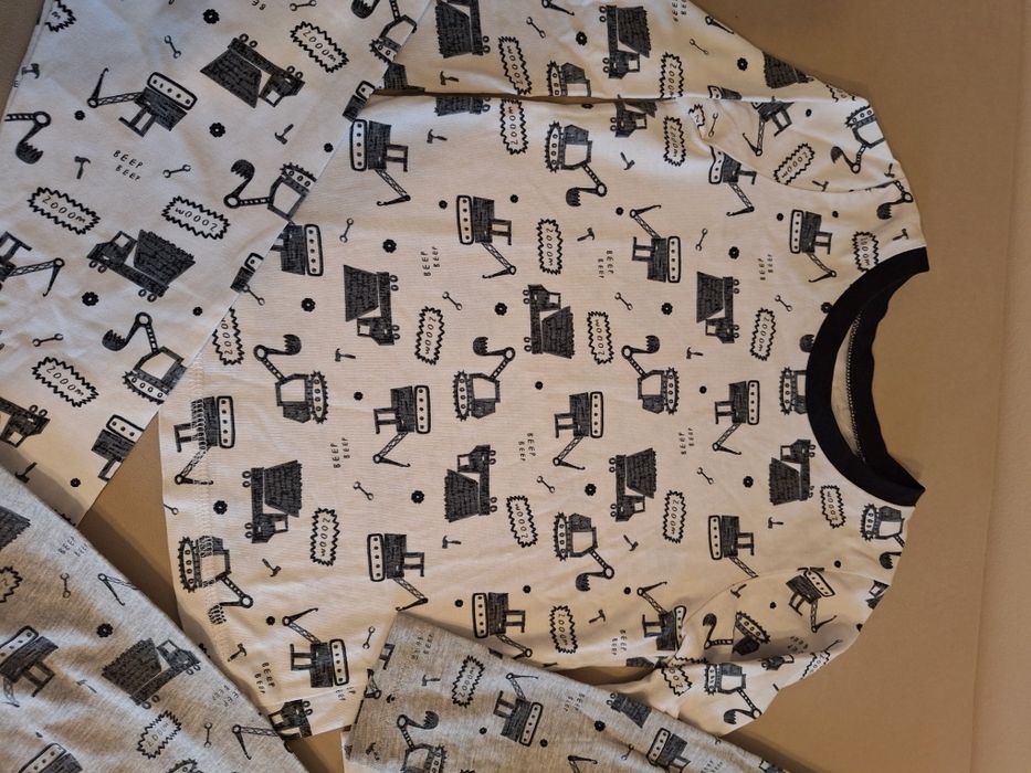 Zestaw 3 piżamek 104-110 dla chłopca w samochodziki