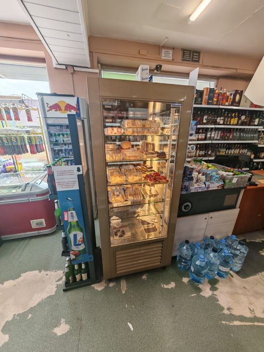 Lada szafa witryna chłodnicza ciasto ciastka