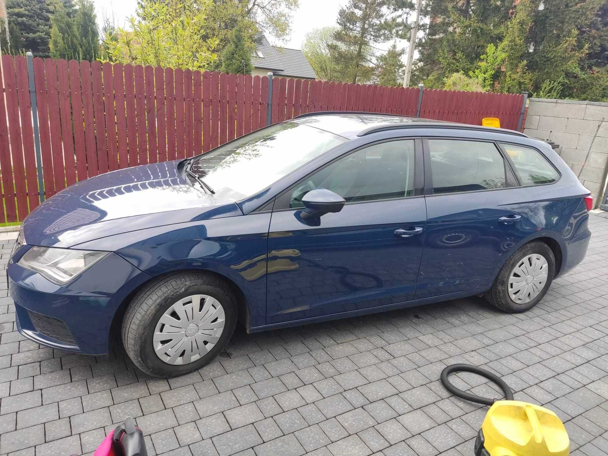 Wynajem Samochodu  Seat Leon III 1.6 TDI 105 KM Kraków