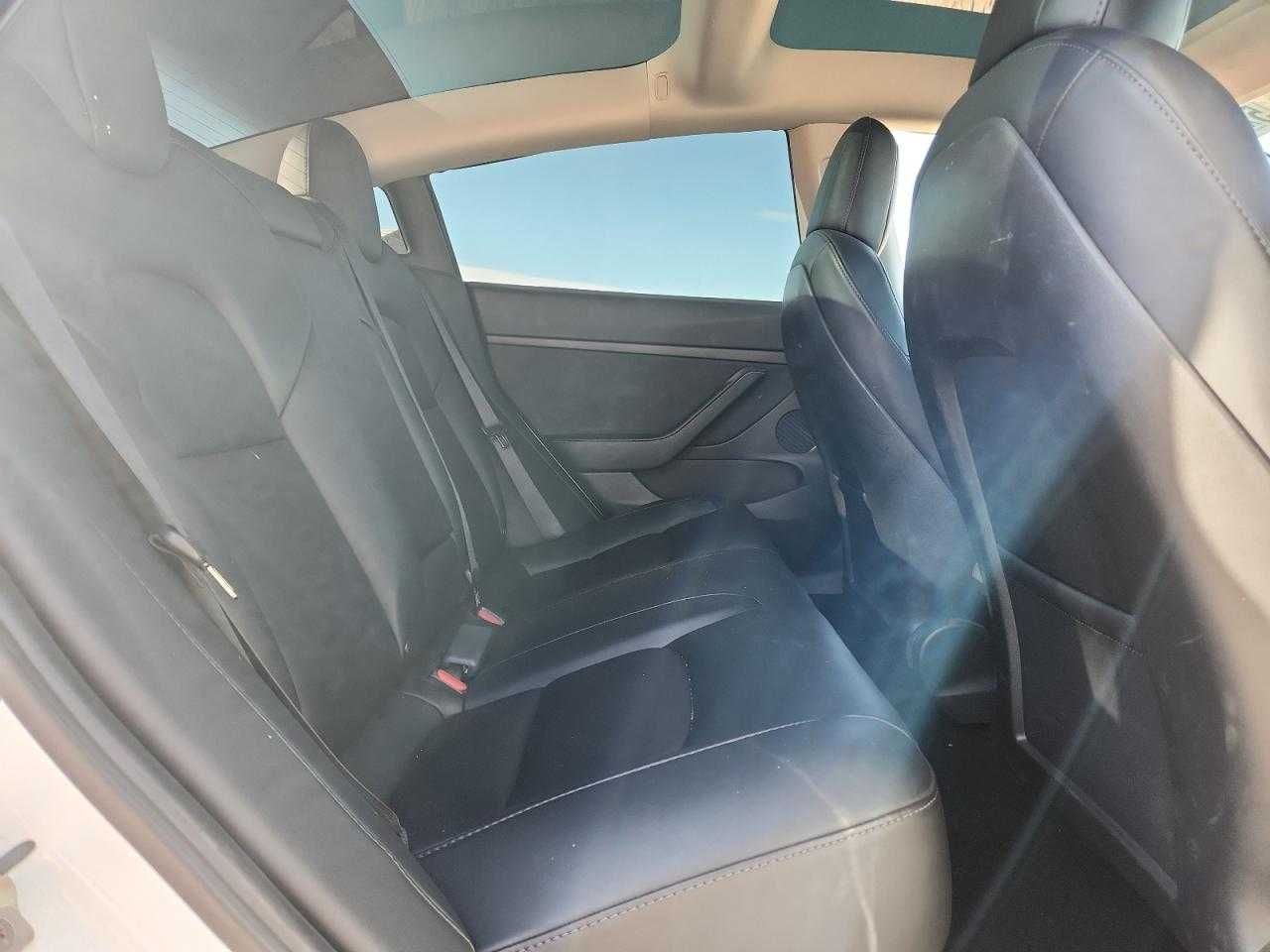 Tesla Model 3 Dual Motor Long Range 2021)