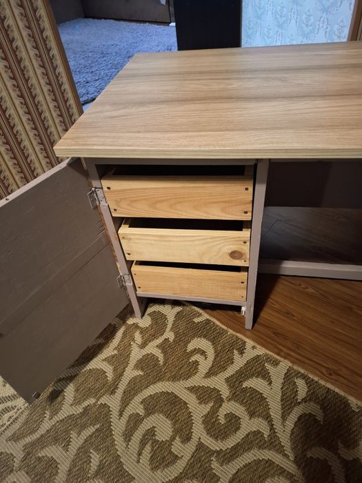 Письмовий дитячий стіл