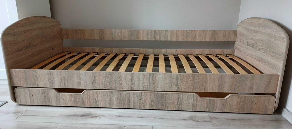 Sprzedam łóżko 90cm/200cm
