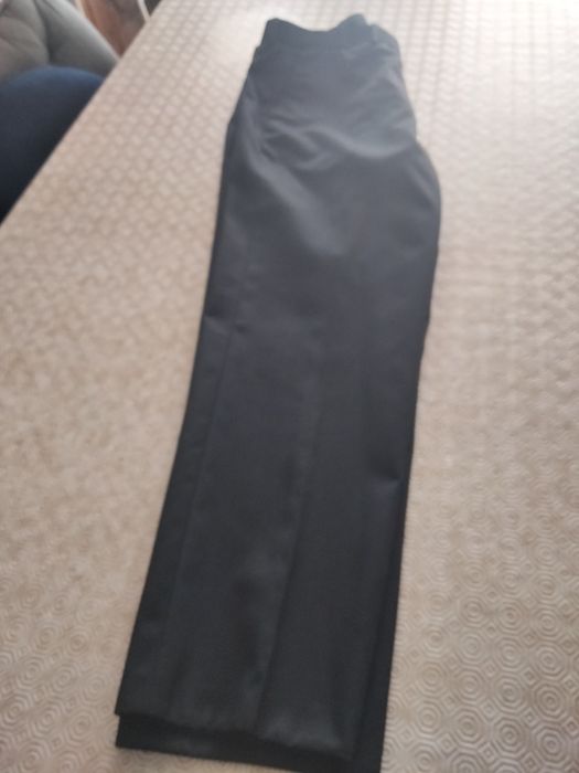 Vendo calças de fato homem novo urgência