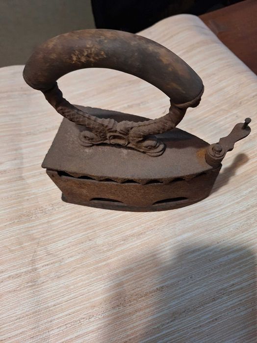 Утюг антикварный