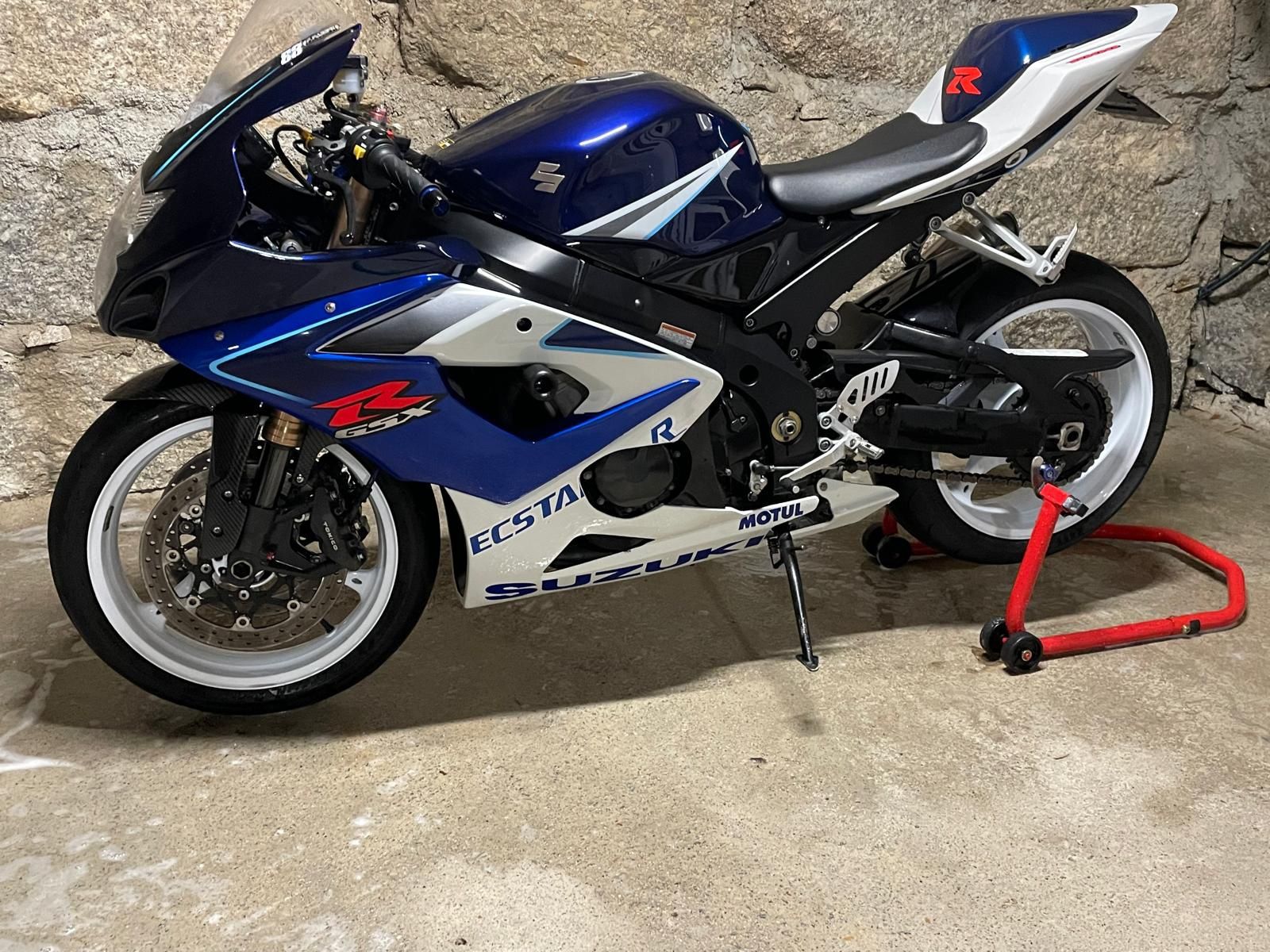 Vendo Suzuki GSXR 1000