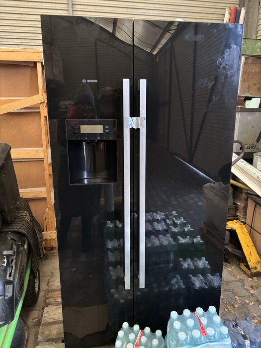 Lodówka Bosch side by side czarna szklo kostkarka