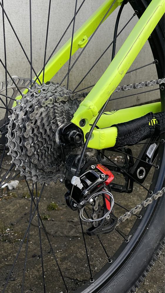Rower Dirt Commencal Absolut +Manitou Circus