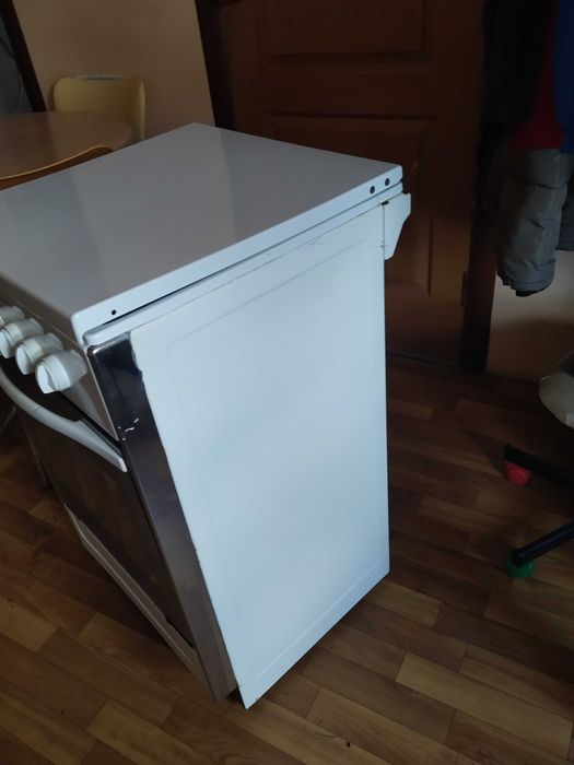 Плита газовая Indesit,идеальное состояние!