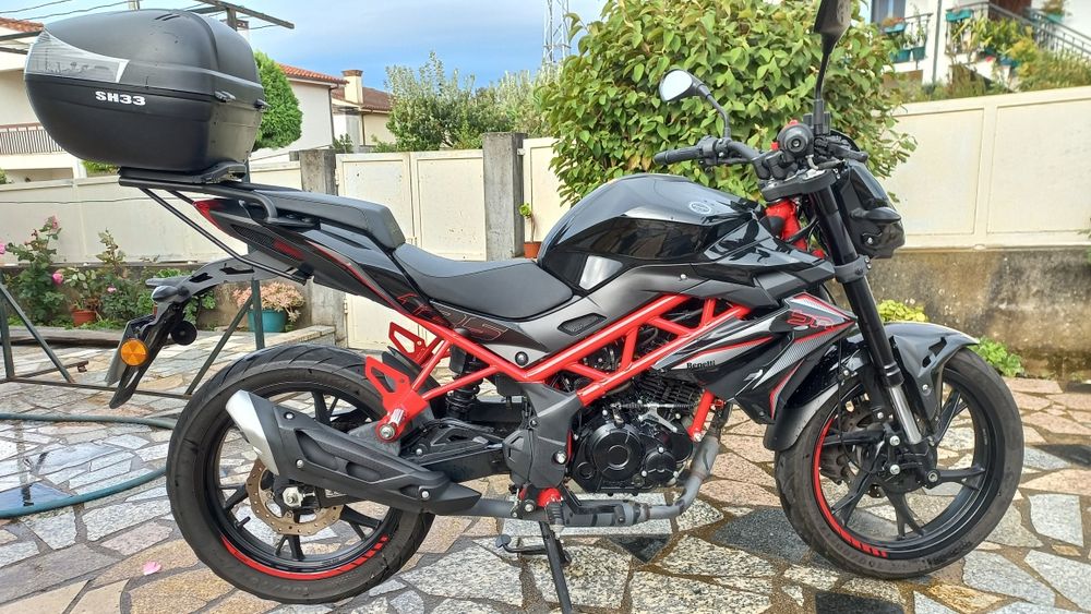 Benelli BN 125...