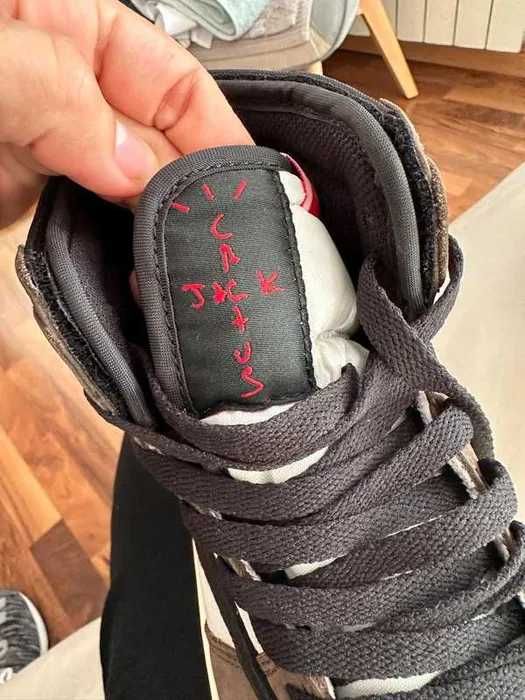 buty Espadryle Jordan_1 High_OG_SP_Travis_Scott_Olive  Espadryle r.44