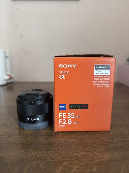 Обʼєктив Sony FE 35mm F2.8 (Zeiss) (Full Frame)