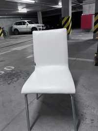 Nowe 5 krzesł białe