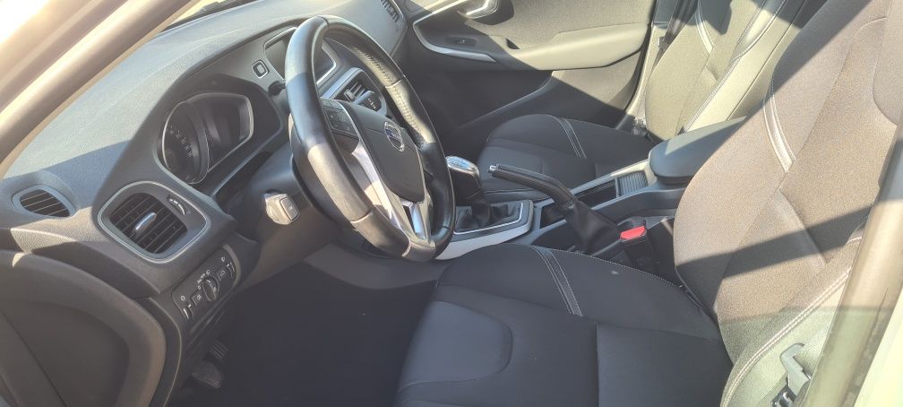 Volvo v40 1.6 D2 Nacional
