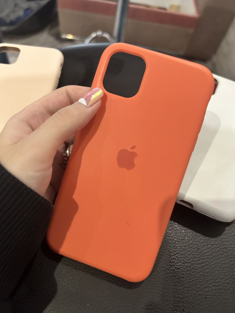 Чехлы на Iphone 11