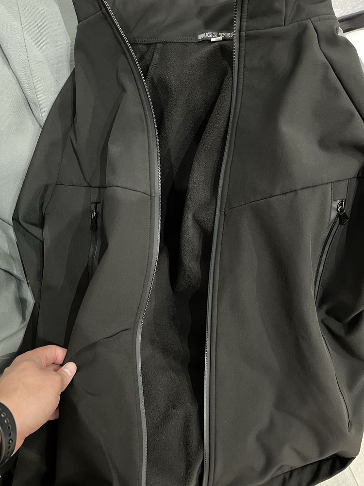 Продам SOFT SHELL куртка (XL)