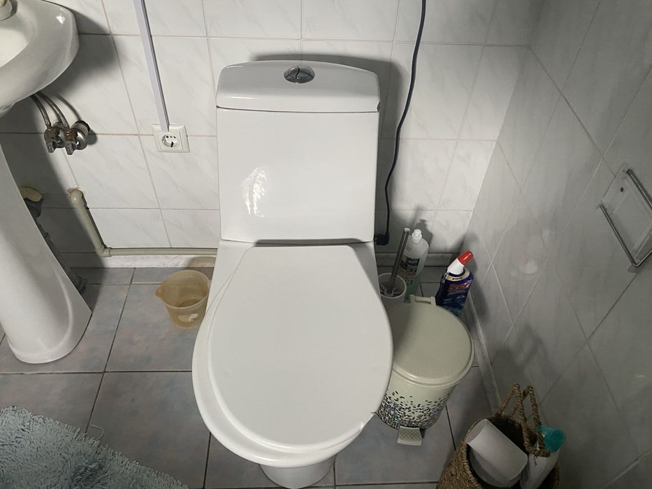 Продам б/у ванну та унітаз