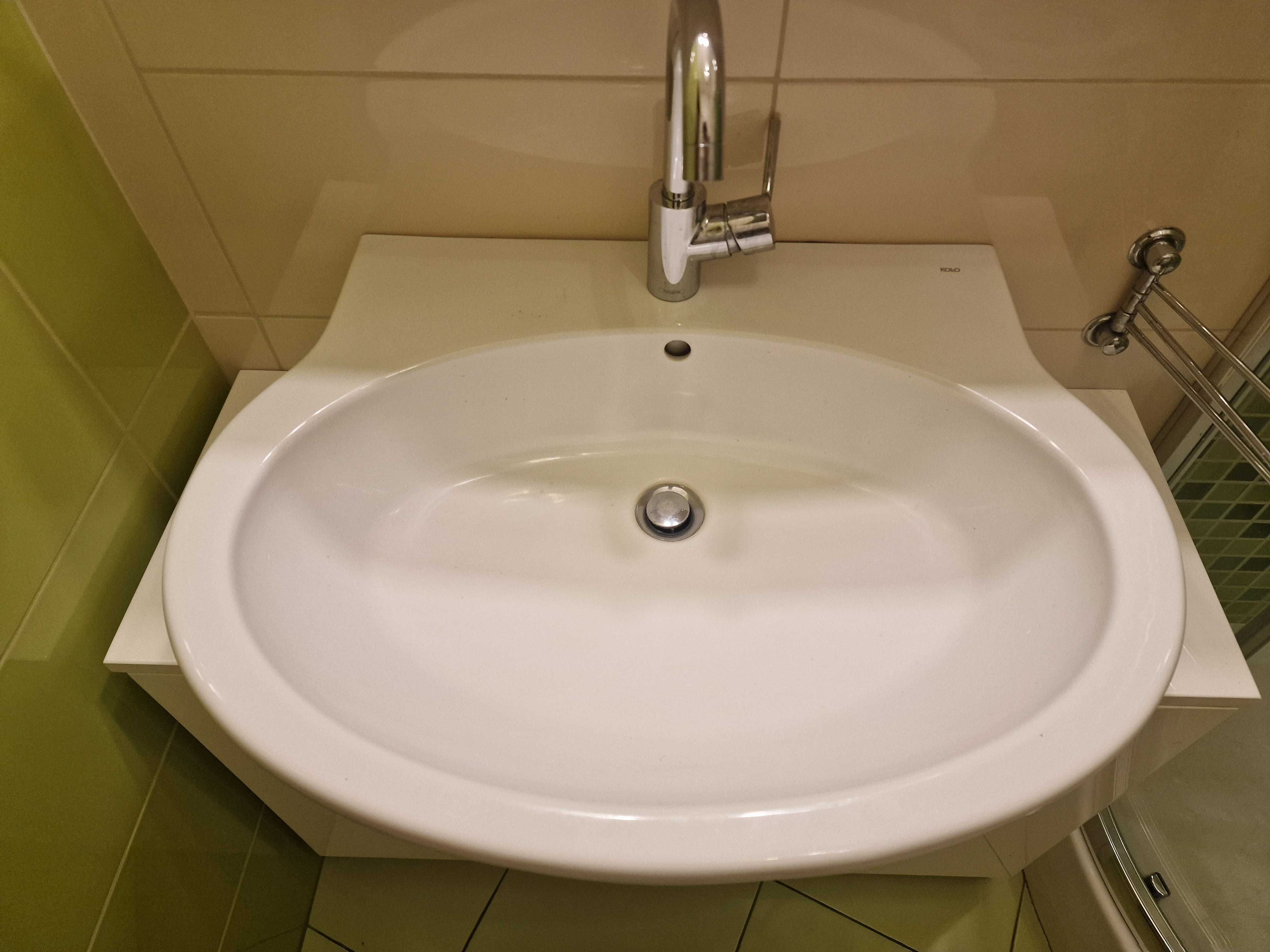 Szafka biała łazienkowa 250zł, 3-drzwiowa, front lakier biały, Tip-On