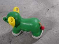 Elefante com rodas infantil