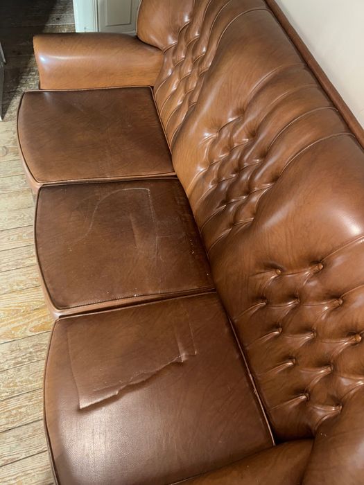 Sofá em pele sintética