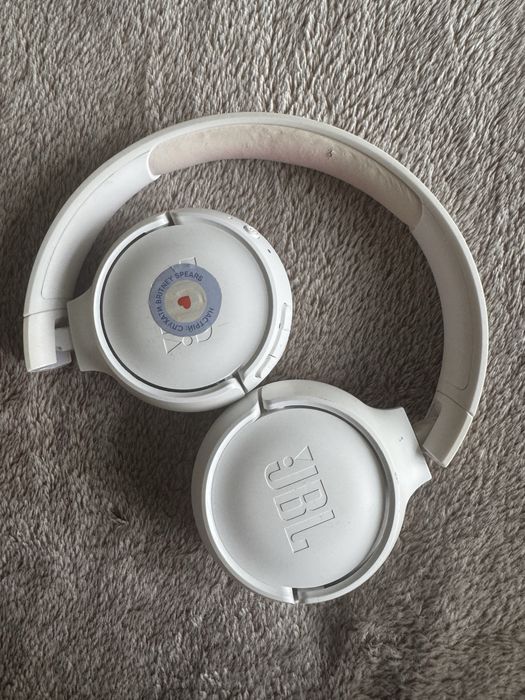 Навушники JBL TUNE 520BT (білі)